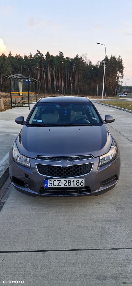 Chevrolet Cruze 1.6 LS - 9