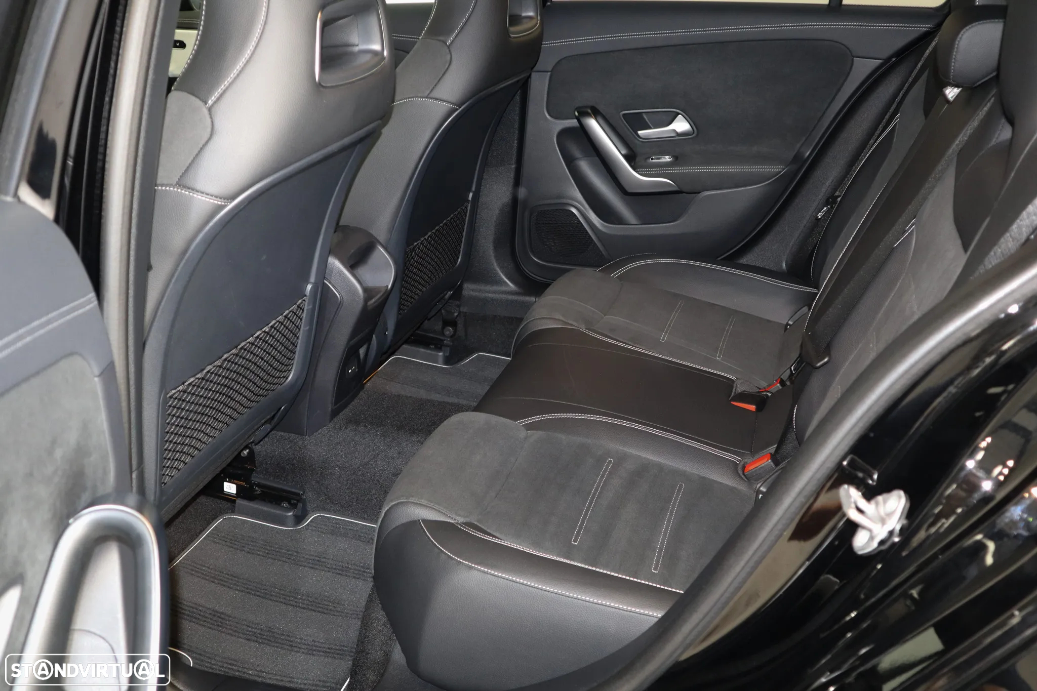 Mercedes-Benz A 250 e AMG Line - 8