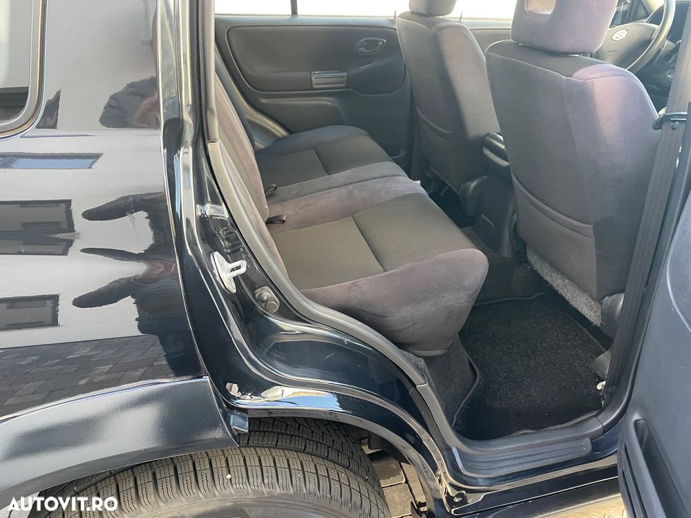 Suzuki Grand Vitara 2.0i - 8
