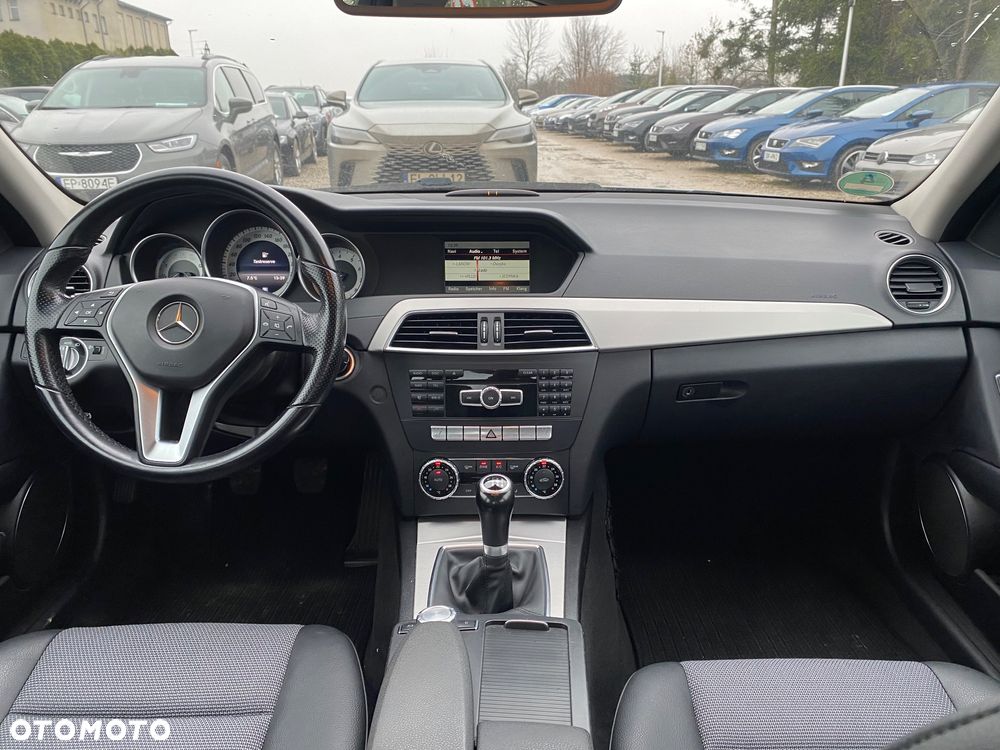 Mercedes-Benz Klasa C 180 (BlueEFFICIENCY) Avantgarde - 27