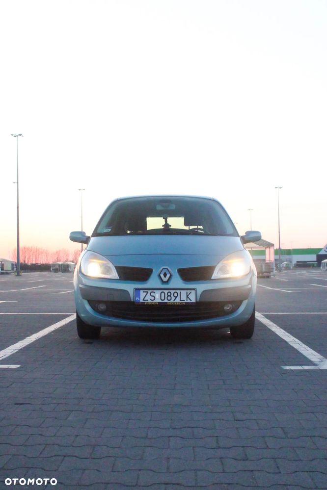 Renault Scenic 1.6 16V Confort Expression - 10