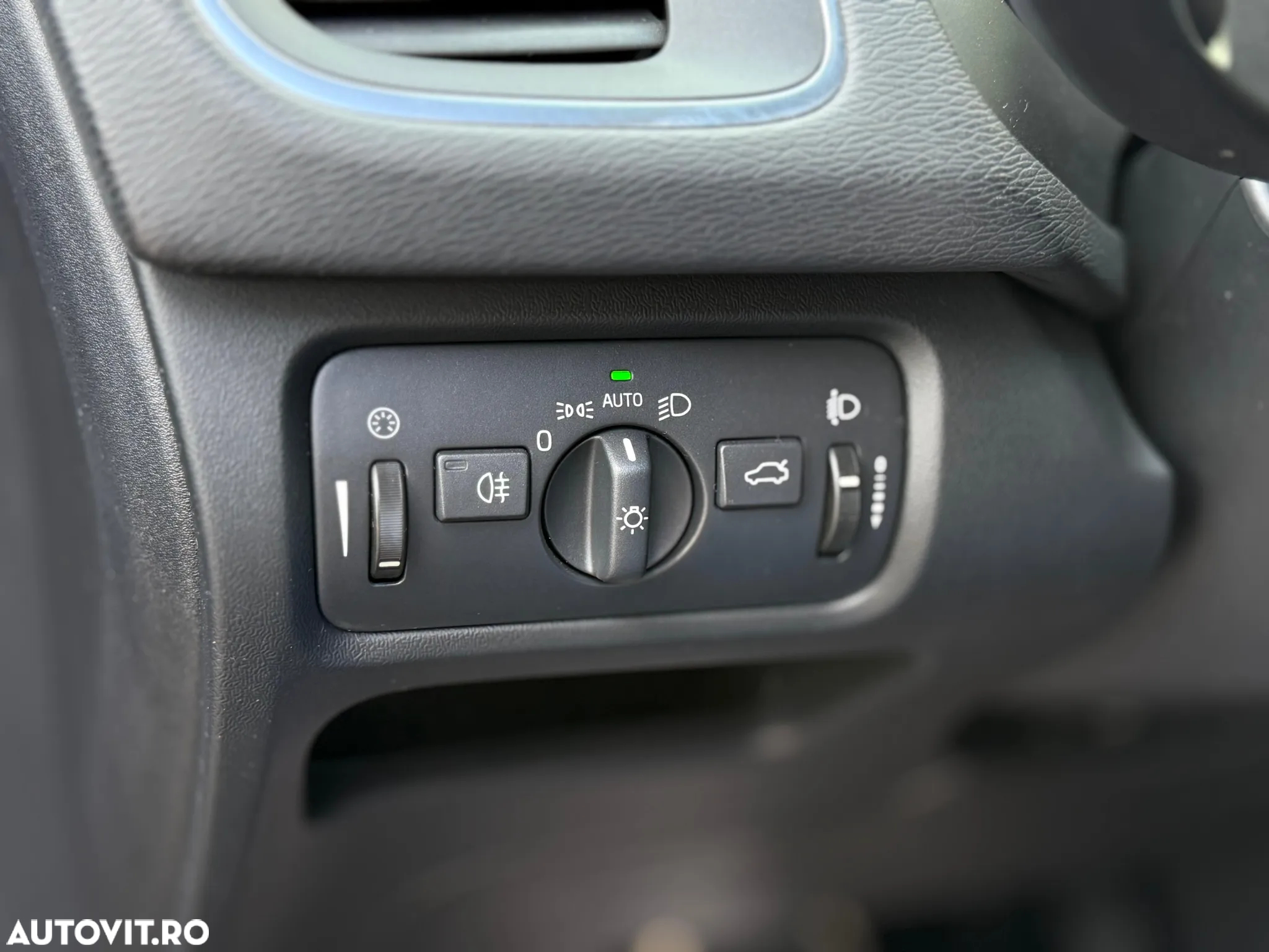 Volvo V40 D2 DRIVe Aut. Kinetic - 19