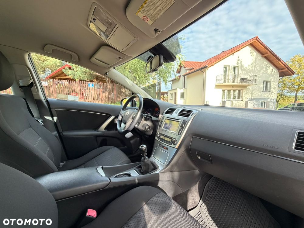 Toyota Avensis 2.2 D-4D Premium - 25