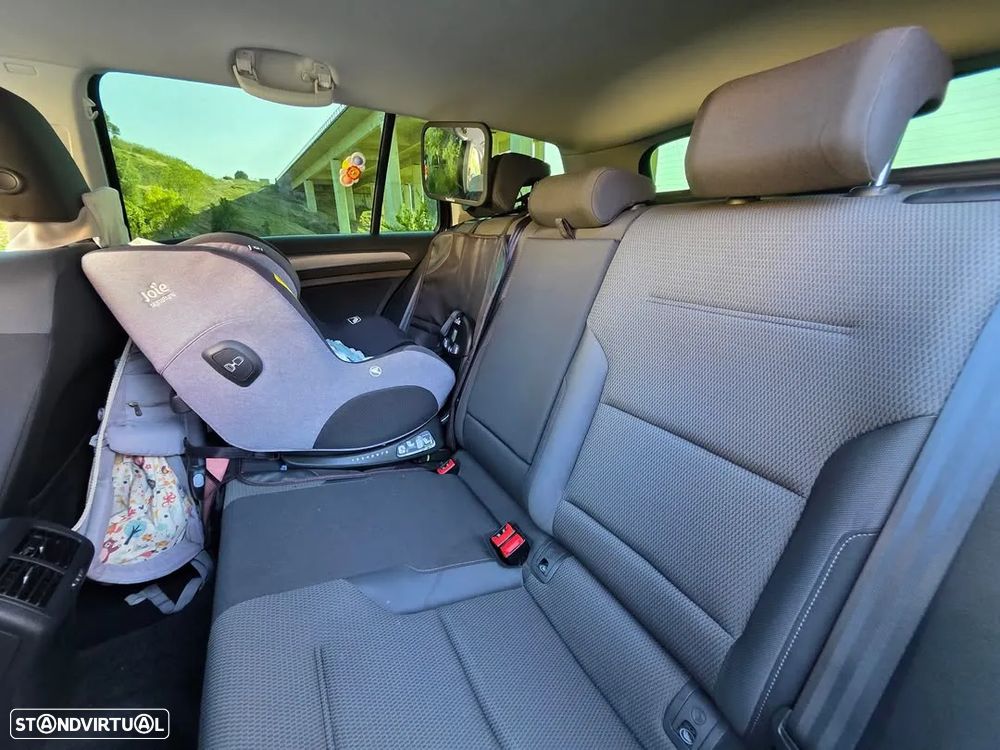 VW Golf Variant 2.0 TDi R-Line DSG - 7