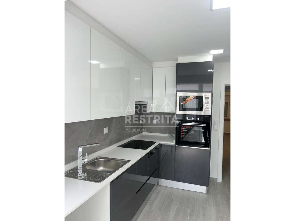 APARTAMENTO T2, próximo do mercado de Corroios - Grande imagem: 2/4