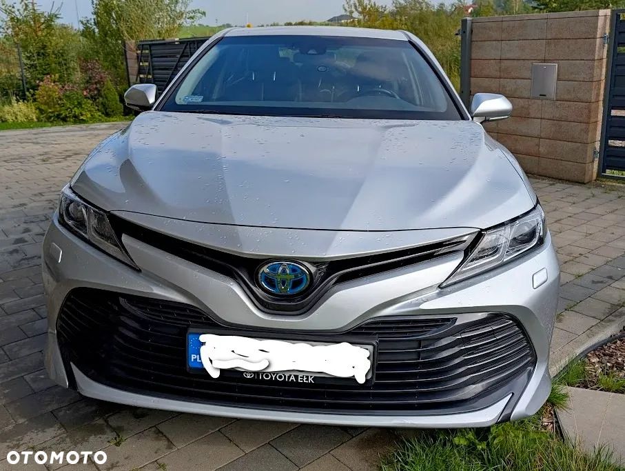 Toyota Camry - 2