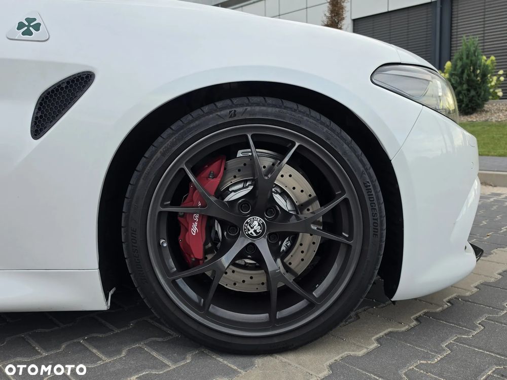 Alfa Romeo Giulia 2.9 V6 Bi-Turbo AT8 Quadrifoglio - 6