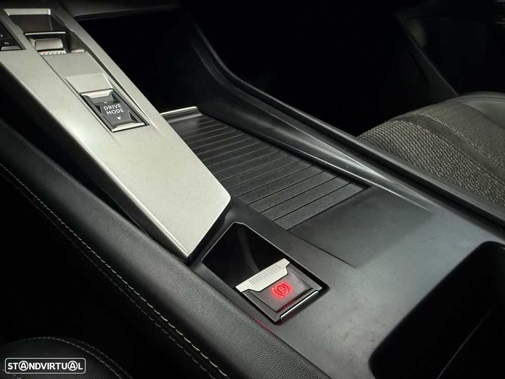 Peugeot 308 1.6 Hybrid GT Pack e-EAT8 - 29