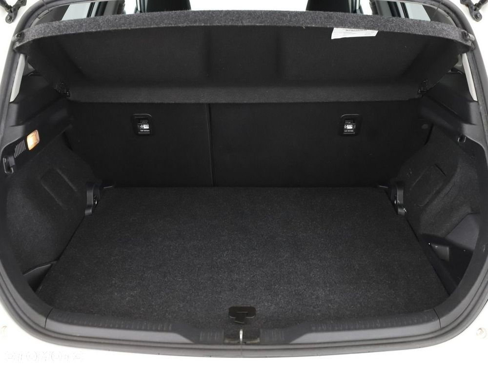 Toyota Auris Hybrid 135 Dynamic - 21