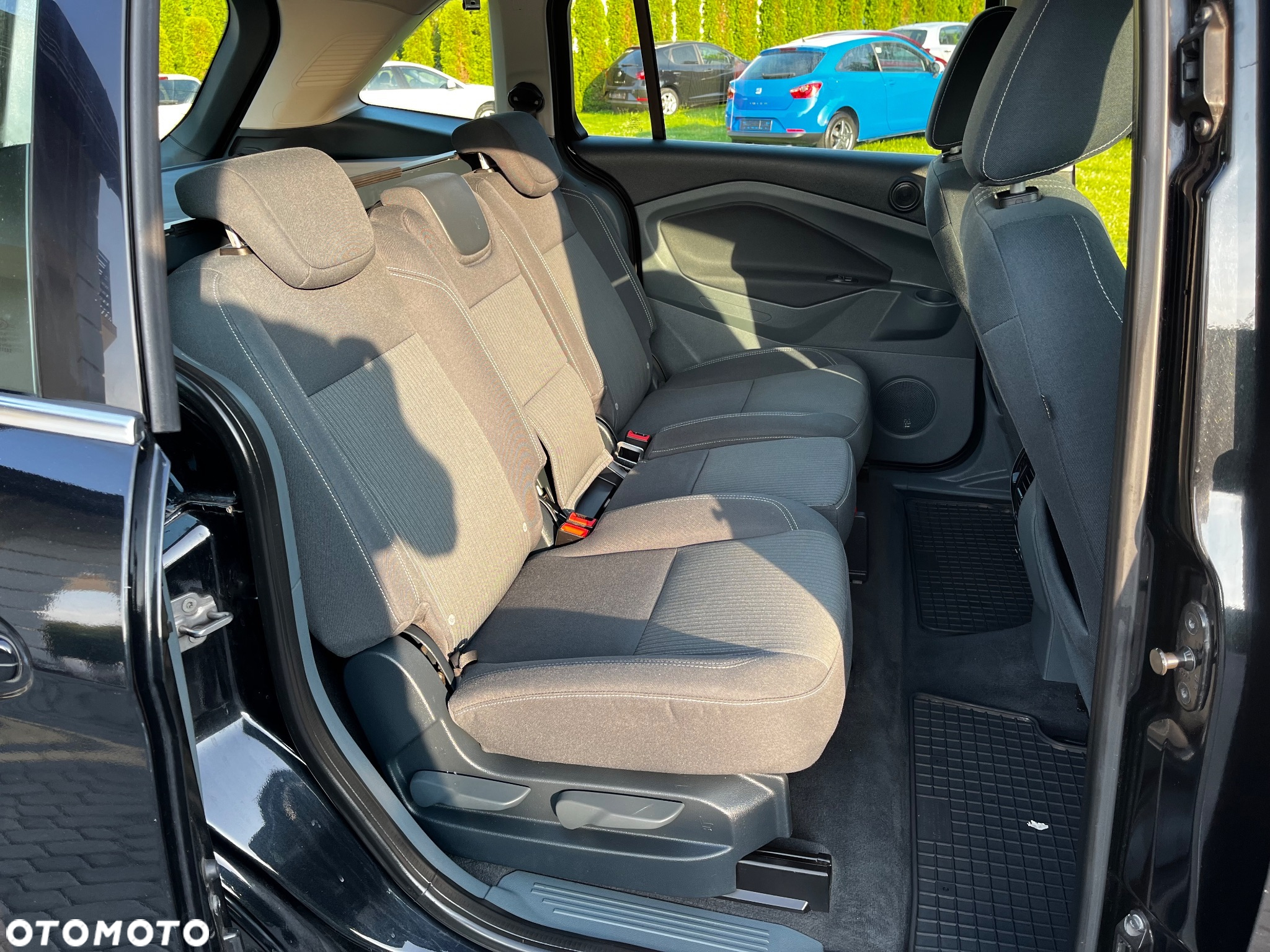 Ford Grand C-MAX - 23