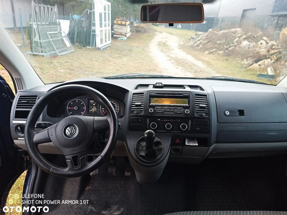 Volkswagen Caravelle - 15