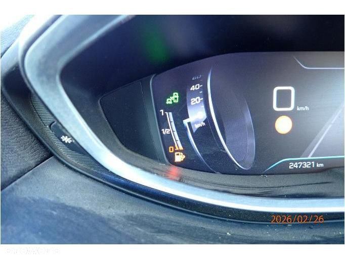 Peugeot 3008 1.6 BlueHDi Allure S&S EAT6 - 32