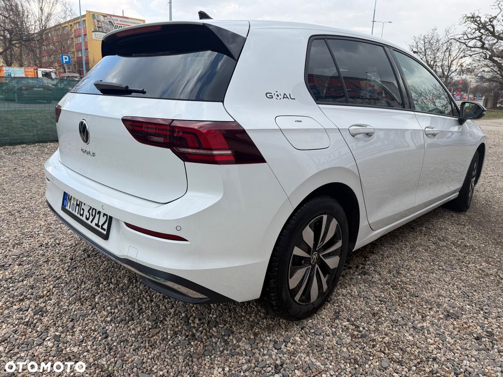 Volkswagen Golf - 6