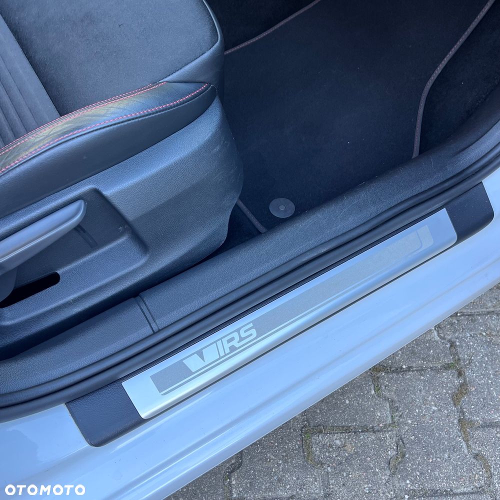 Skoda Octavia 2.0 TDI DSG RS - 24