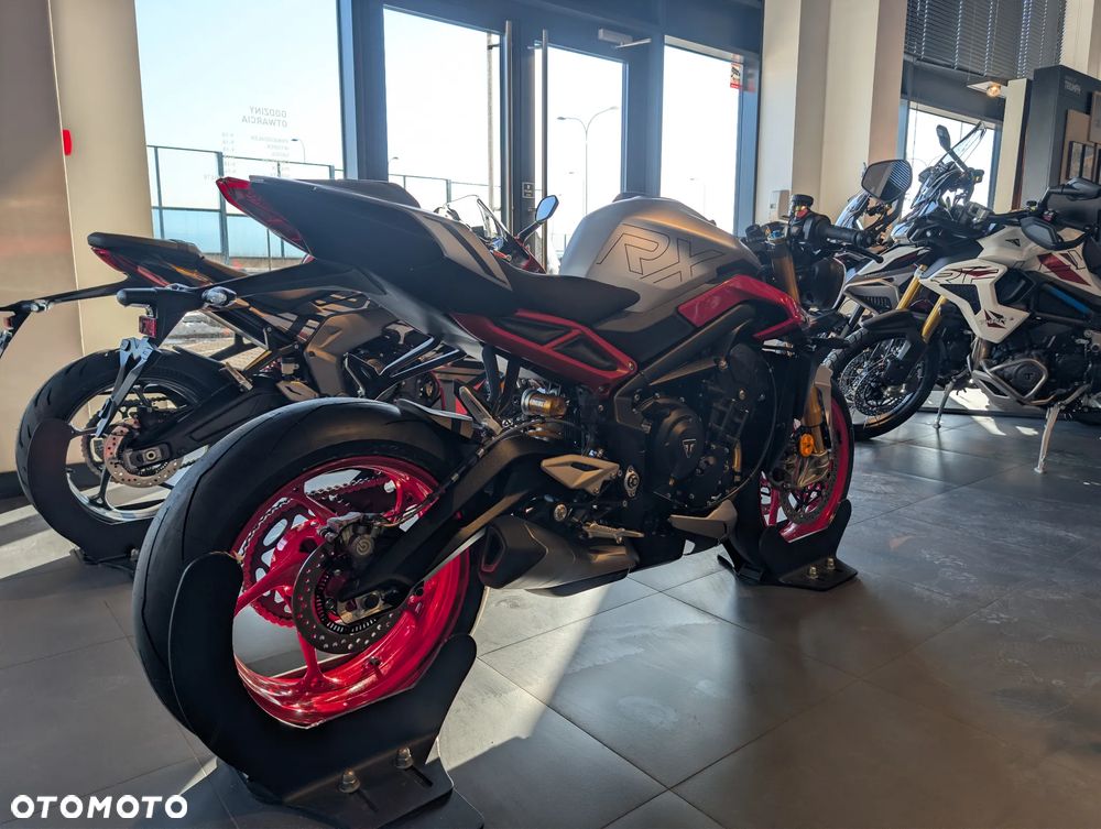 Triumph Street Triple - 7