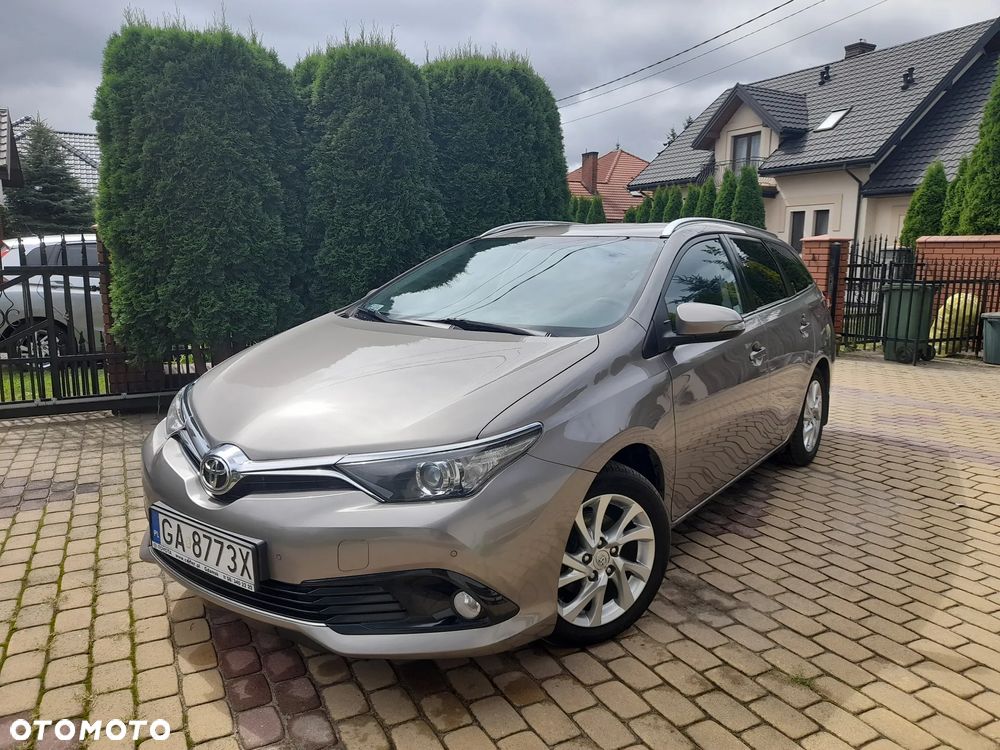 Toyota Auris 1.6 Premium Comfort - 15