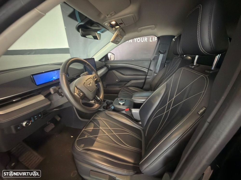 Ford Mustang Mach-E 75.7 kWh Base — fotografia 6
