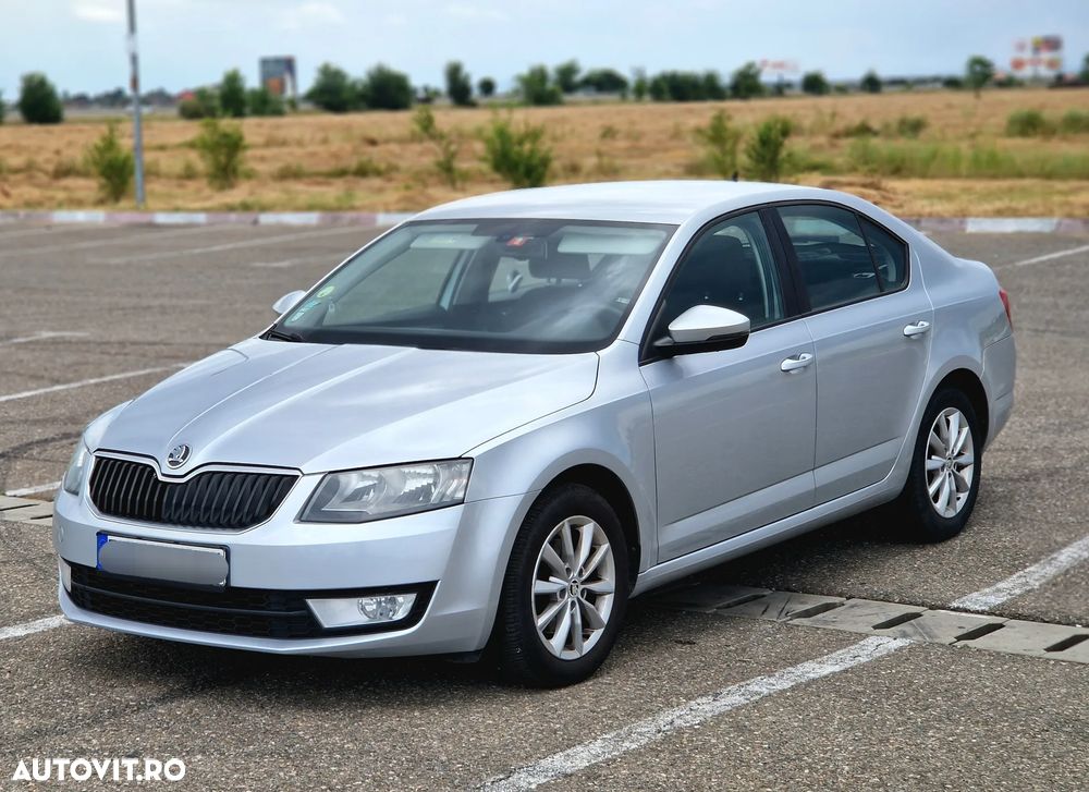 Skoda Octavia 1.6 TDI AMBITION DSG - 3