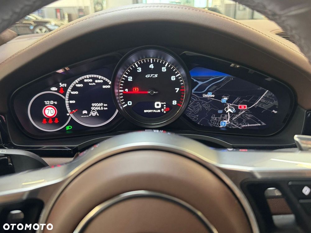 Porsche Cayenne - 16