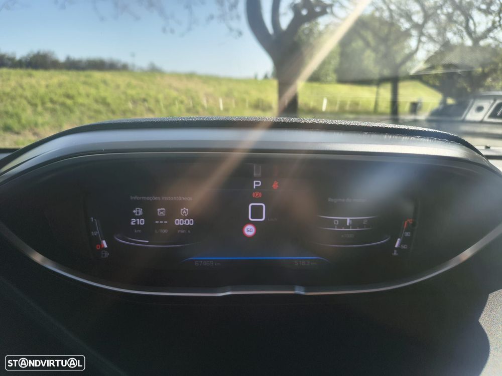 Peugeot 3008 1.5 BlueHDi Allure Pack EAT8 - 11