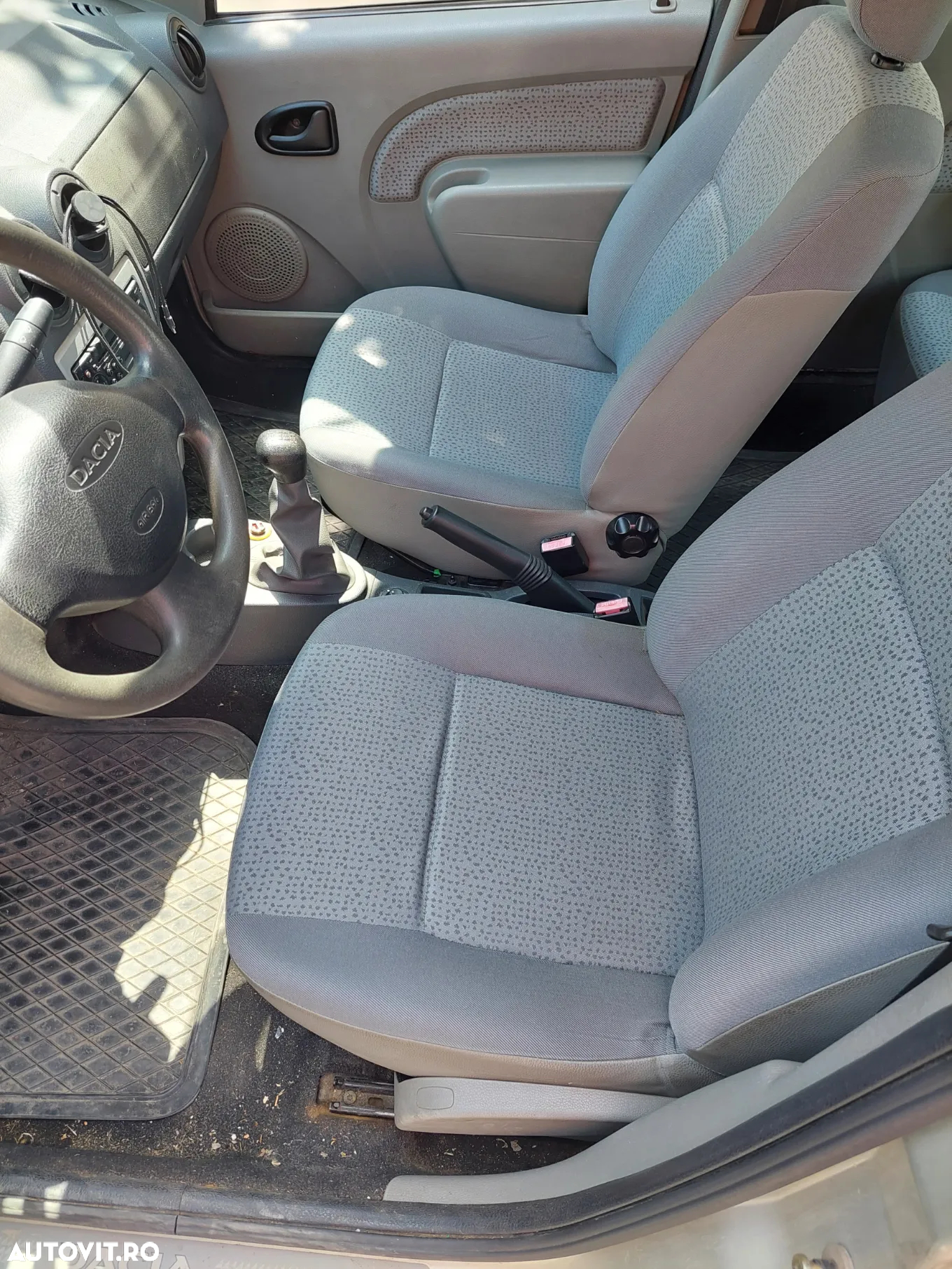 Dacia Logan 1.6 MPI Laureate - 9