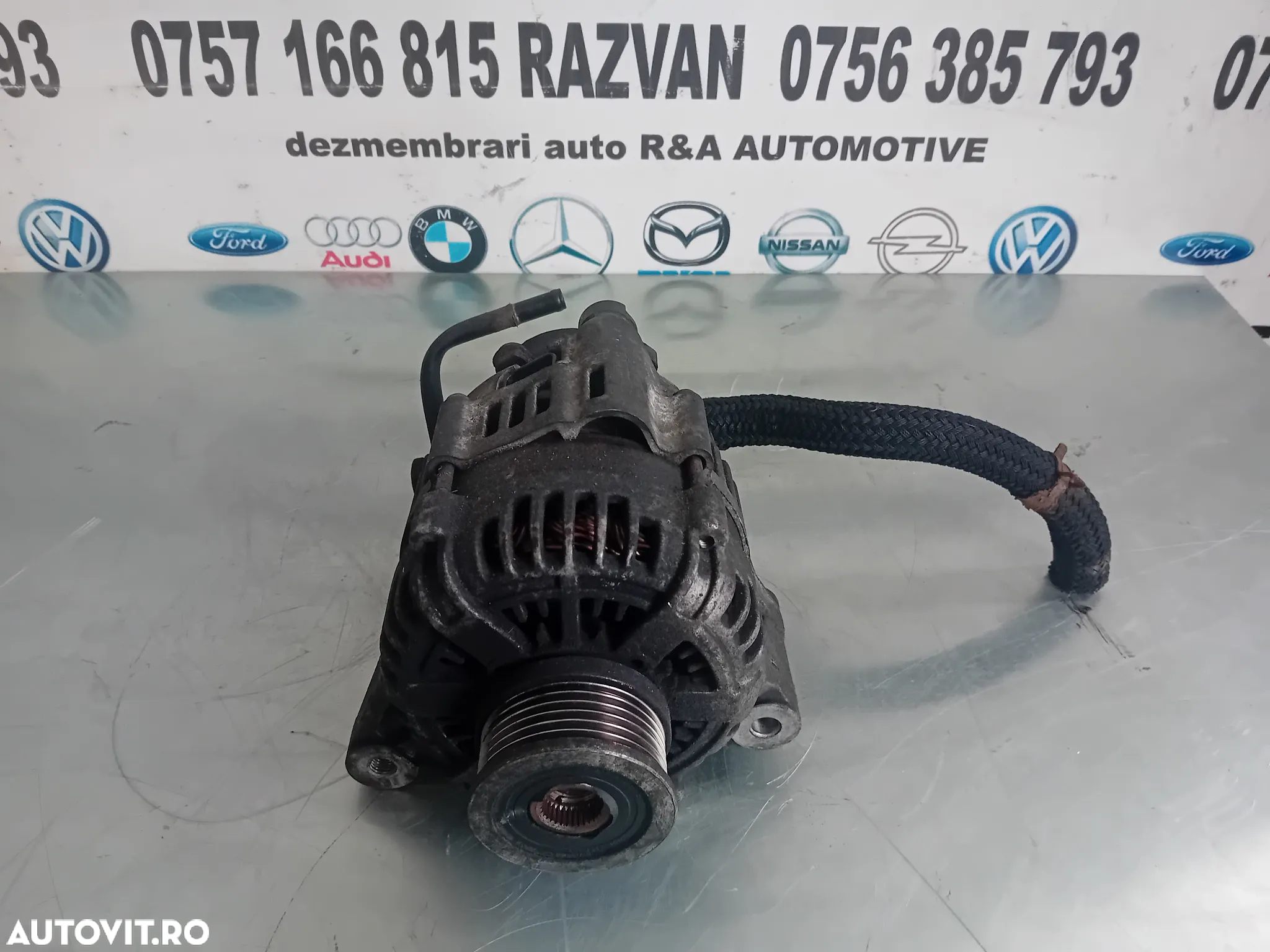 Alternator Cu Pompa Vacuum Hyundai Santa Fe 2 II 2.2 crdi Cod 37300-27013 An 2006-2012 - 2