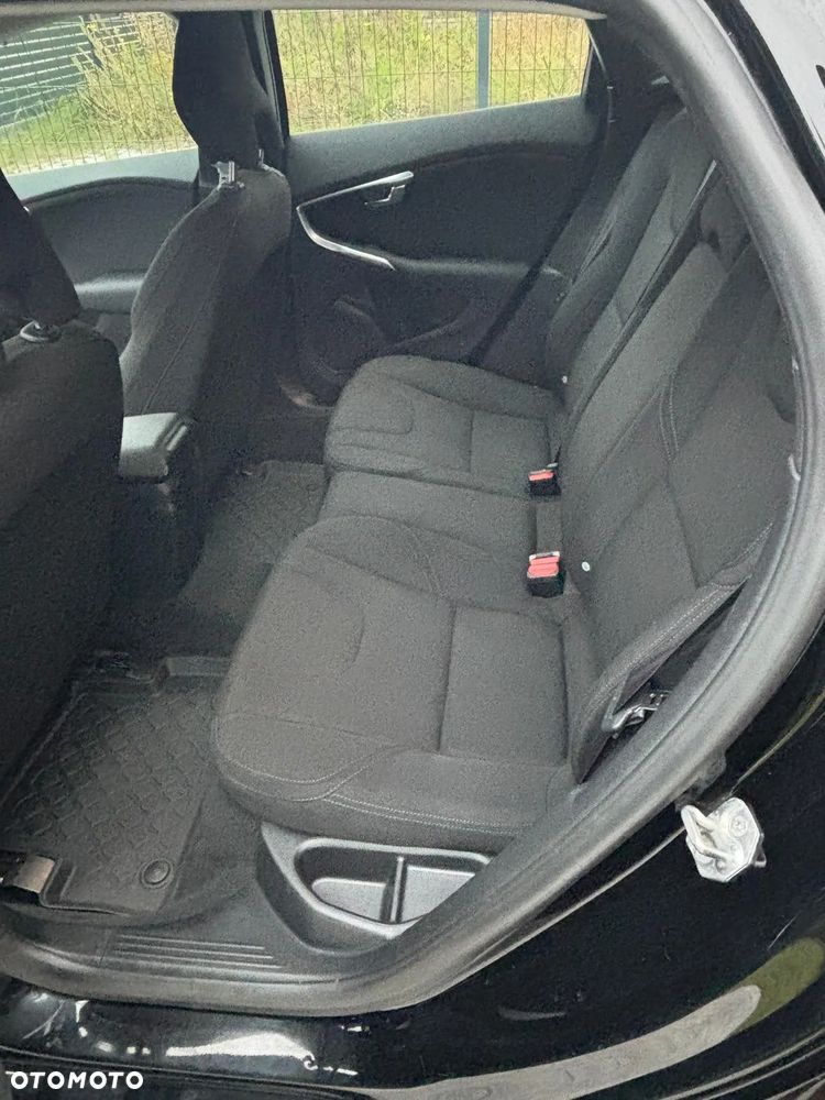 Volvo V40 D2 Momentum - 12