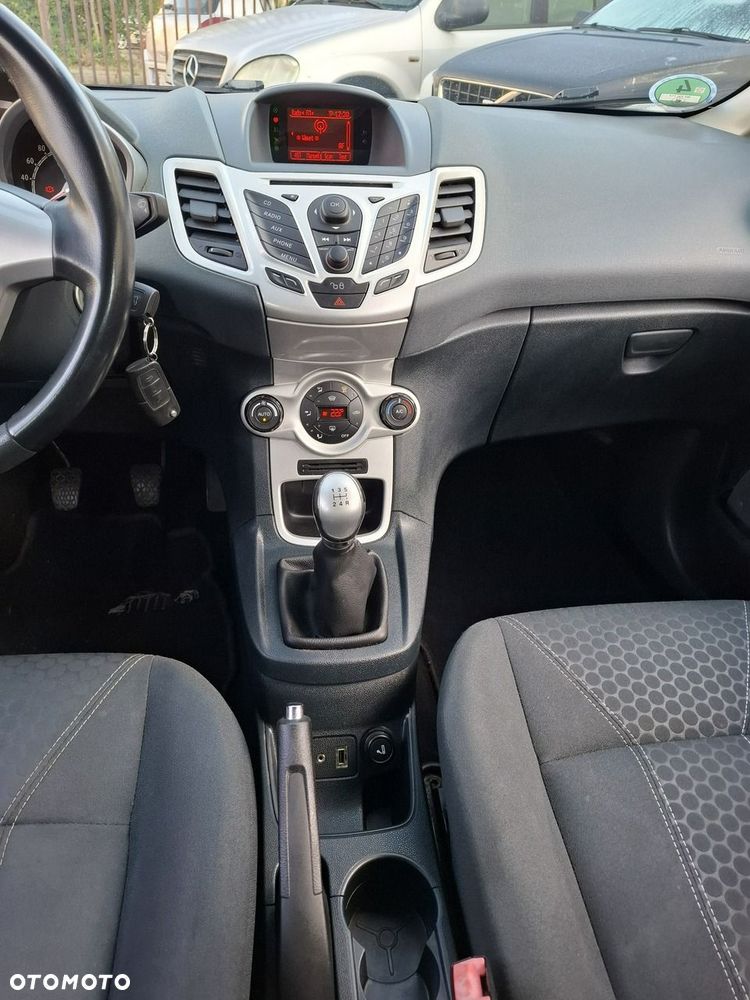 Ford Fiesta 1.25 Titanium X - 16