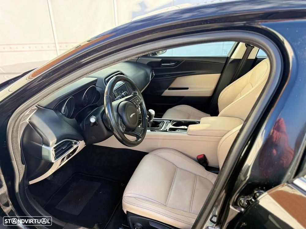 Jaguar XE 2.0 D Pure - 13