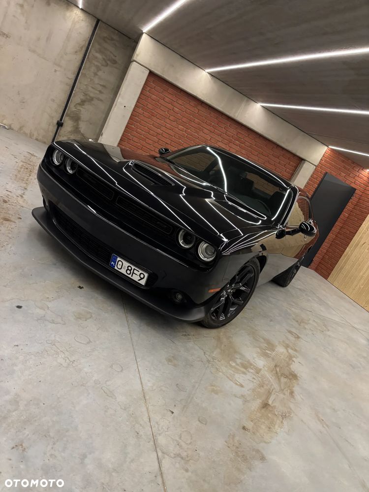 Dodge Challenger - 12
