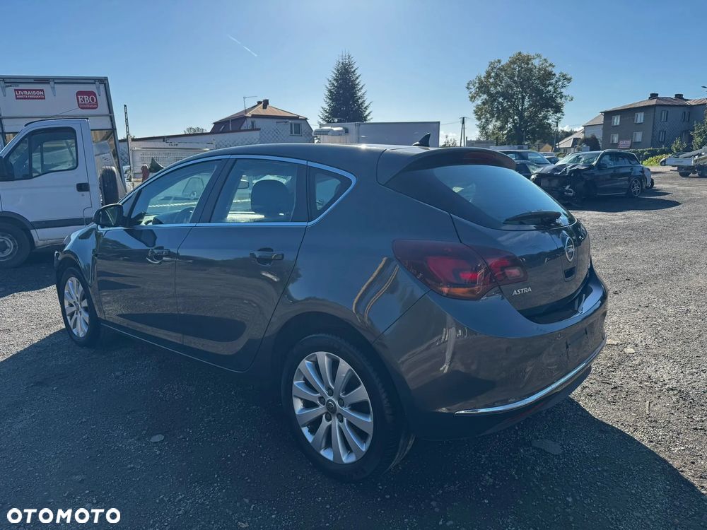 Opel Astra IV 1.6 CDTI Cosmo - 19