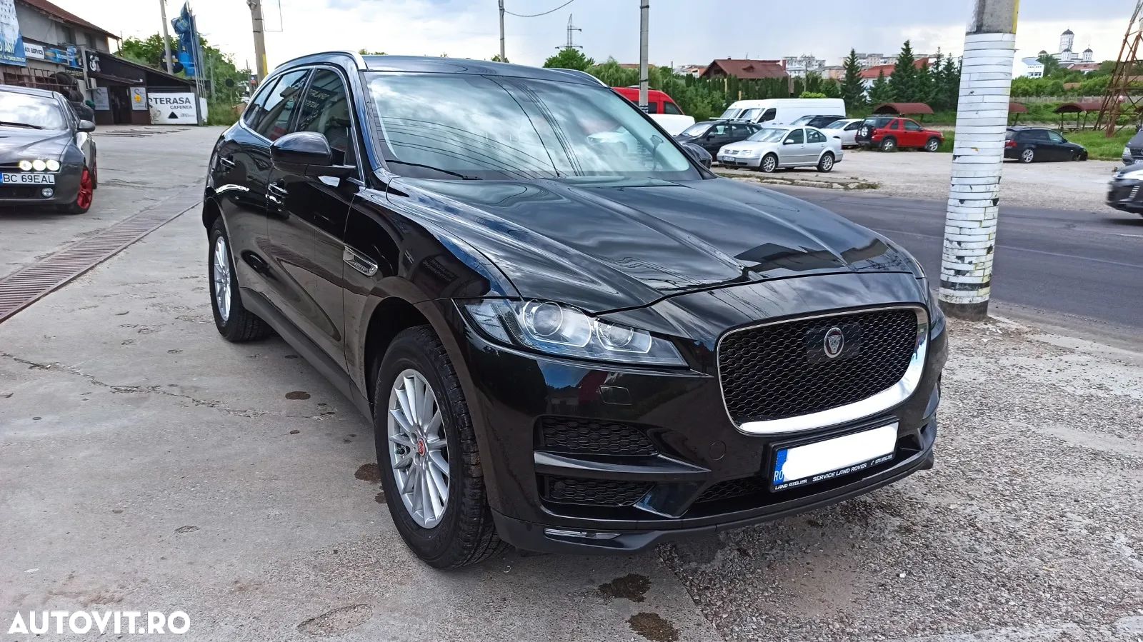 Jaguar F-Pace 25d AWD Pure - 1