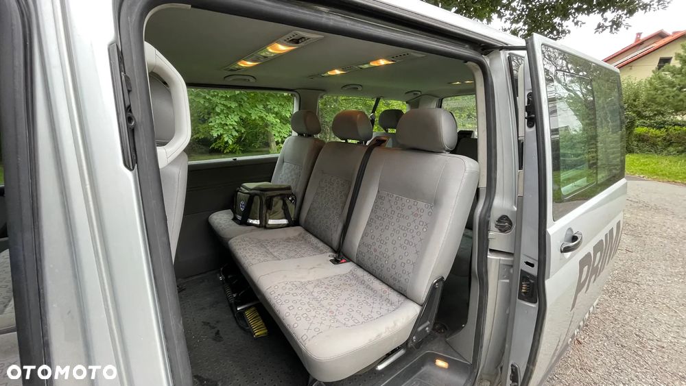 Volkswagen Caravelle - 3