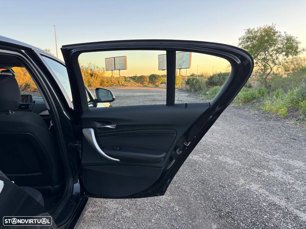 BMW 116 dA Line Sport - 29