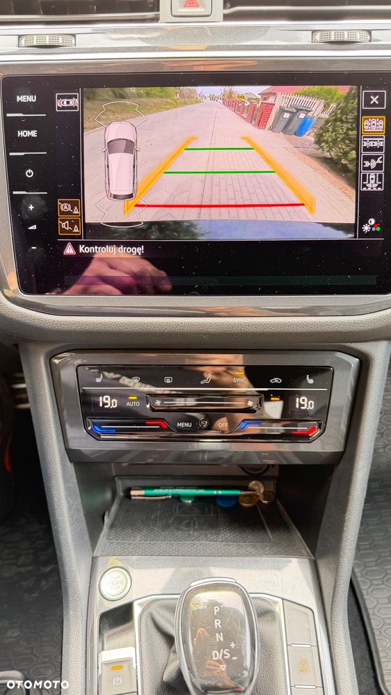 Volkswagen Tiguan 2.0 TDI SCR 4MotION DSG R-Line - 33