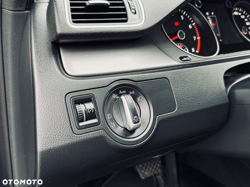 Volkswagen Passat Variant 1.4 TSI DSG BlueMotion Technology Exclusive - 22