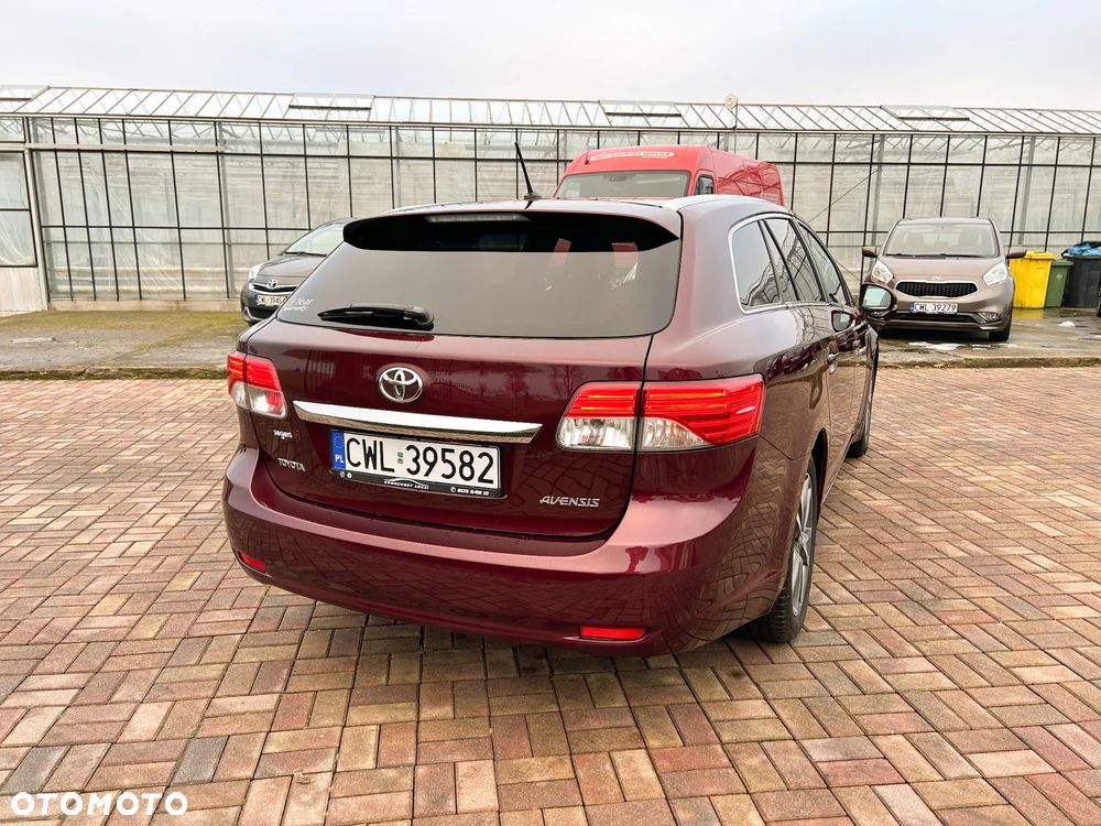Toyota Avensis 1.8 Sol NAVI - 16