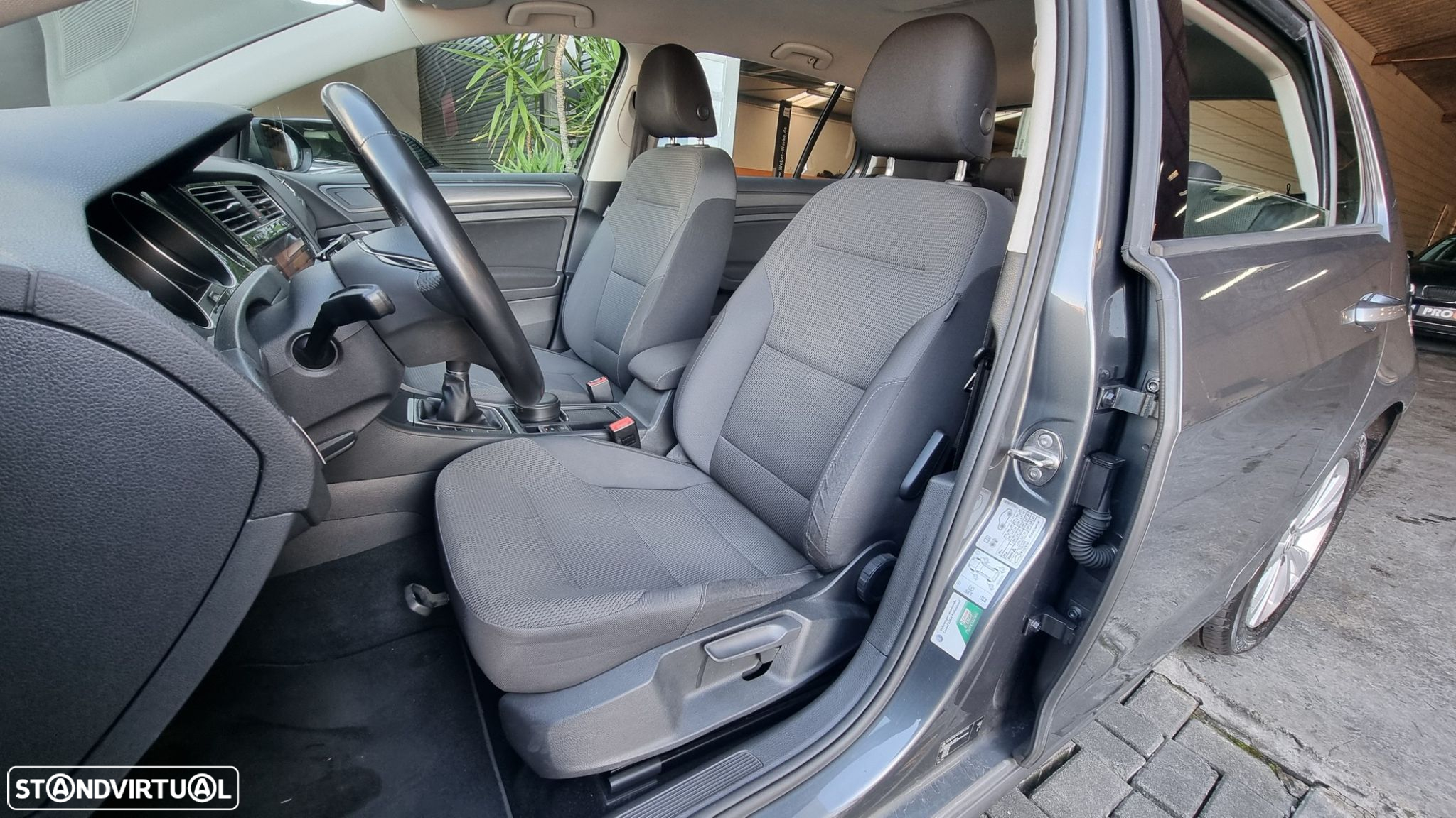VW Golf 1.0 TSI Confortline - 3