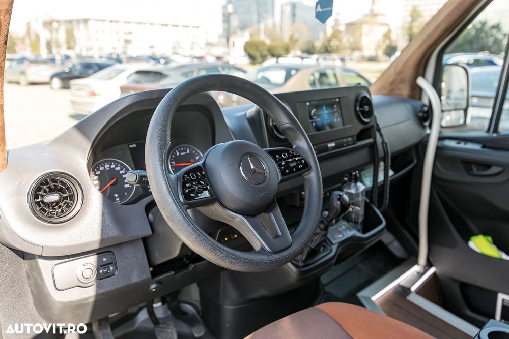 Mercedes-Benz Sprinter - 11