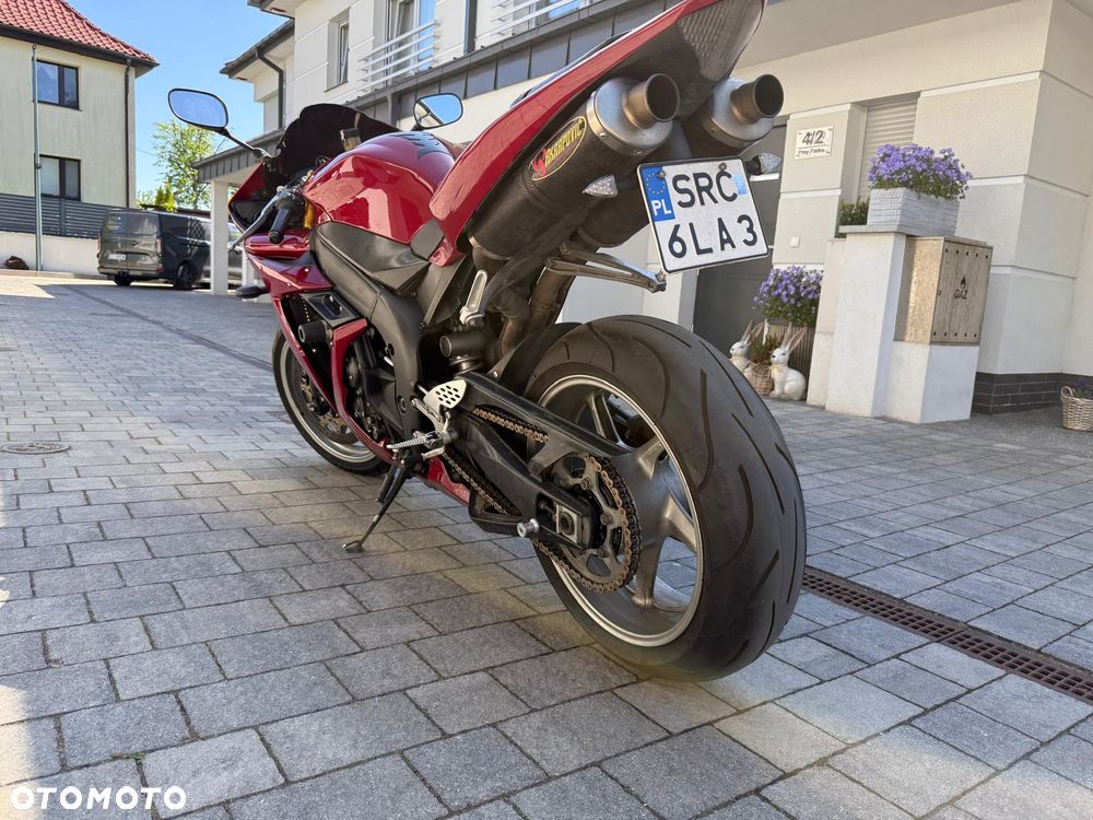 Yamaha R1 - 3