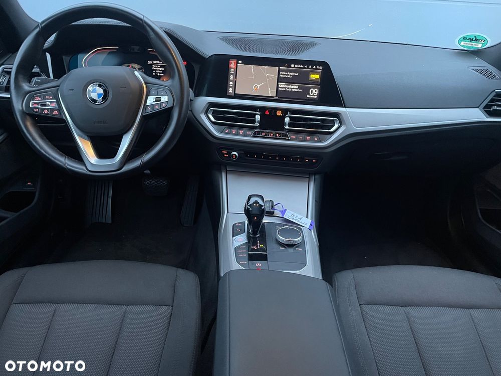 BMW Seria 3 320d Sport Line - 8