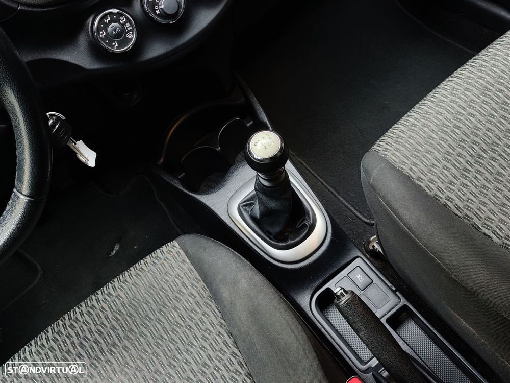 Toyota Yaris 1.4 D-4D Comfort - 17