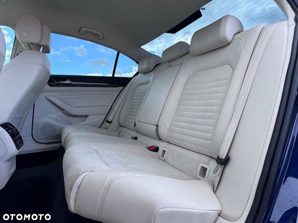 Volkswagen Passat - 16