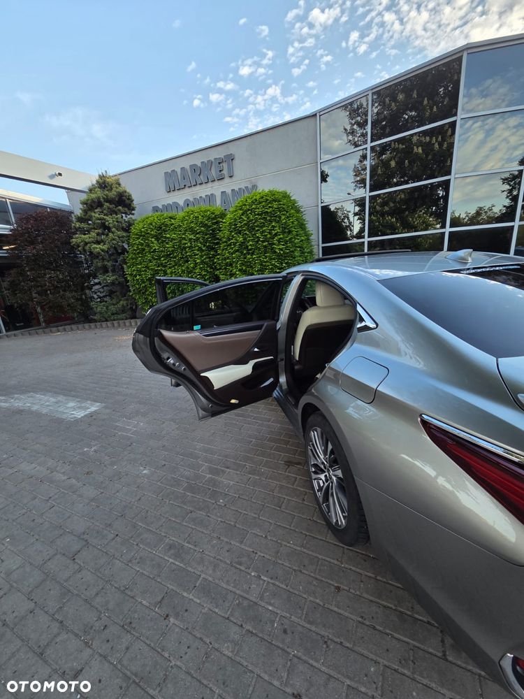 Lexus ES 300h Prestige - 2