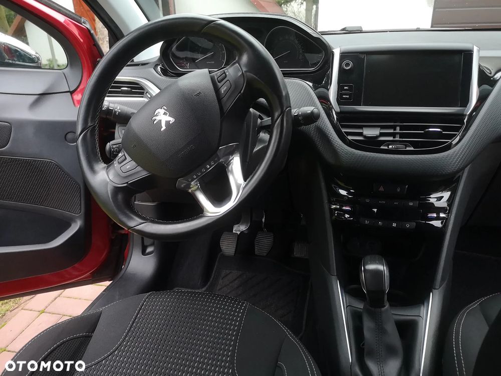 Peugeot 208 1.2 PureTech Allure S&S - 24