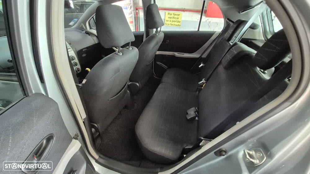 Toyota Yaris 1.0 VVT-i Sol+AC - 18