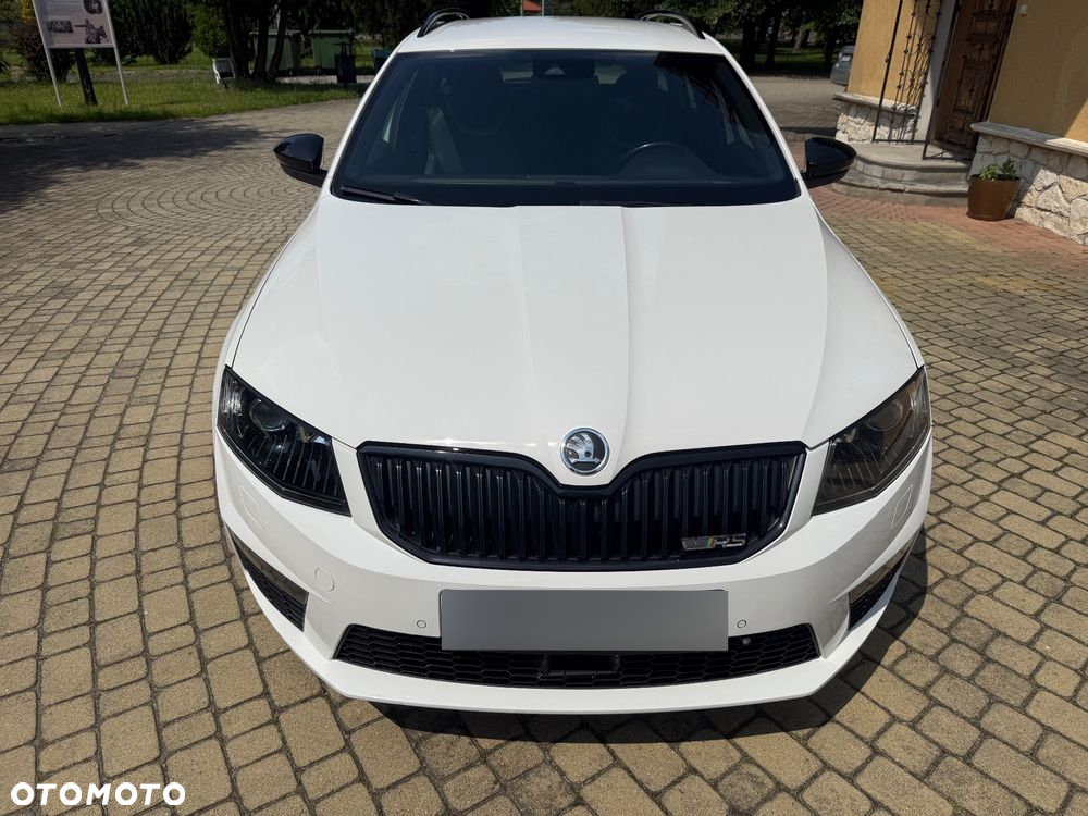 Skoda Octavia Combi 2.0 TDI DSG RS - 3