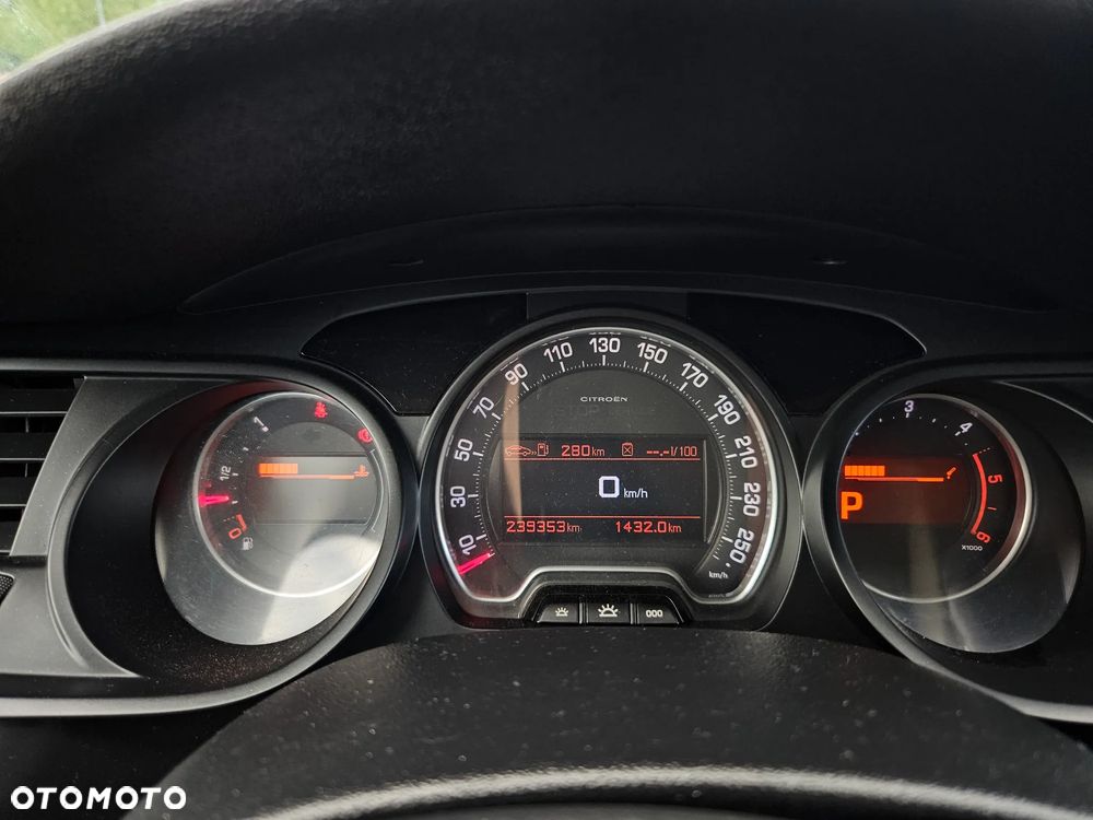 Citroën C5 2.0 HDi Exclusive - 19