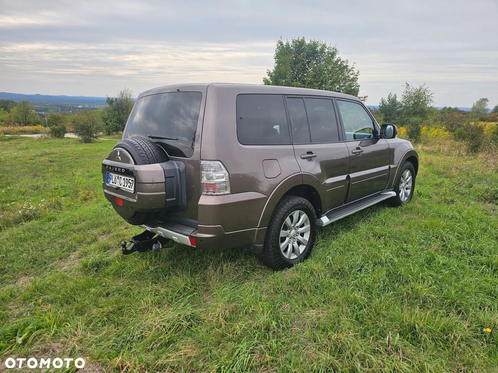 Mitsubishi Pajero 3.2 DID Intense + - 15