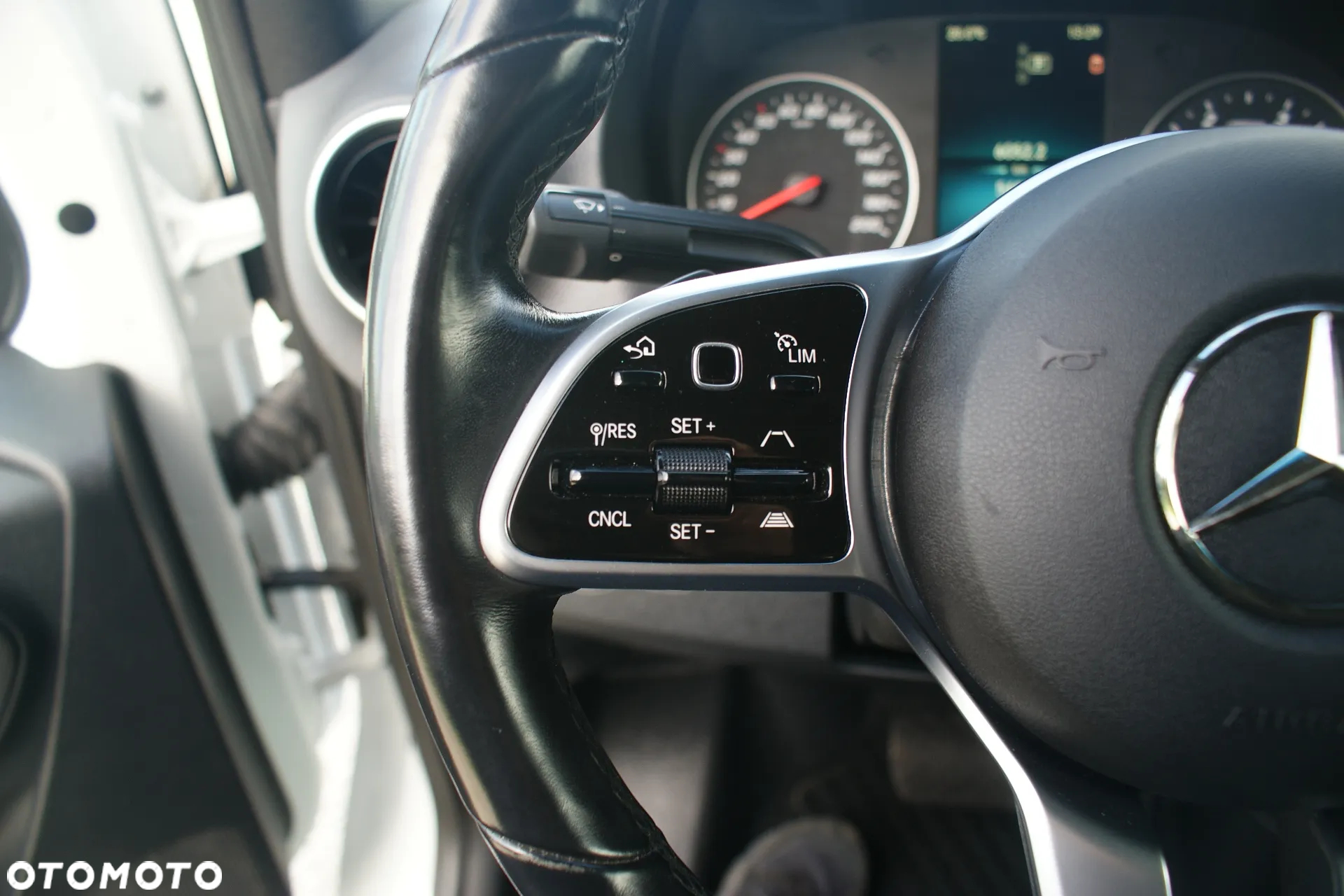 Mercedes-Benz Sprinter - 10